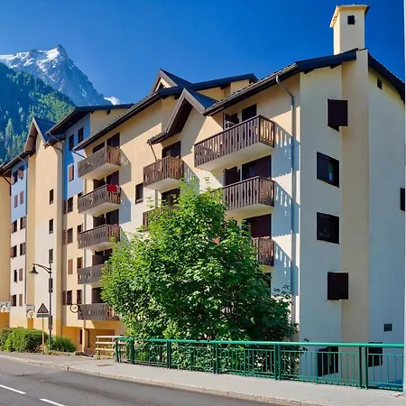 Chatenet: Courmayeur C Апартаменты Шамони